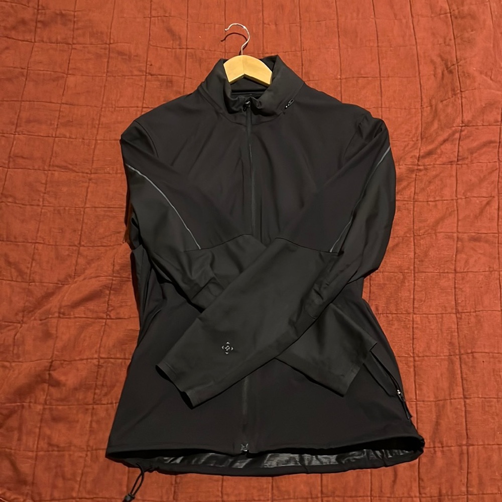 Lululemon active wind breaker mens XS